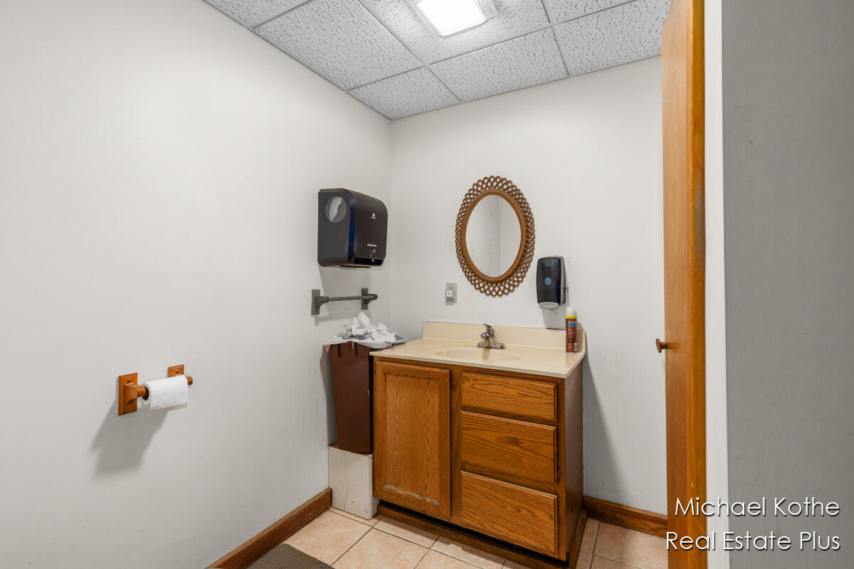 130 & 134 W State Street, Hastings, MI, 49058-1844