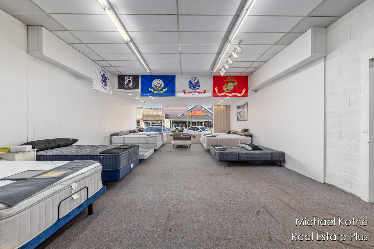 130 & 134 W State Street, Hastings, MI, 49058-1844