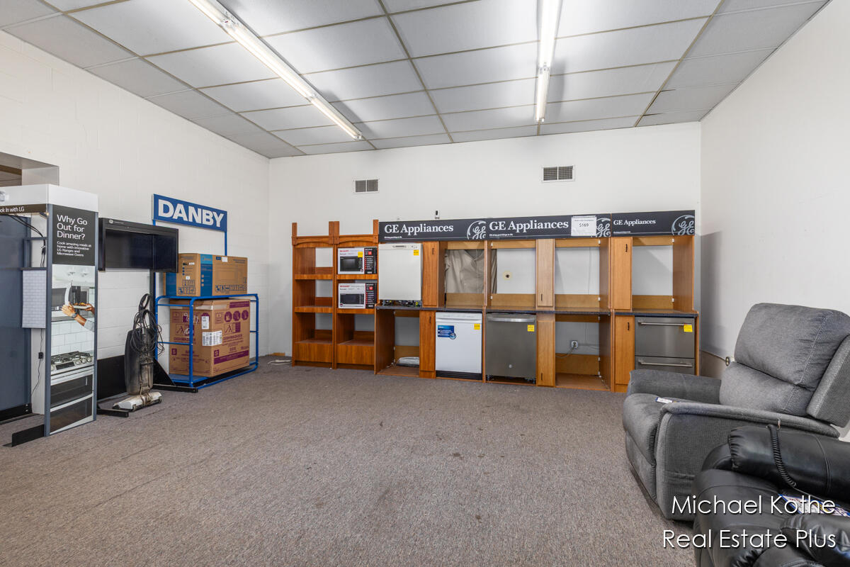 130 & 134 W State Street, Hastings, MI, 49058-1844