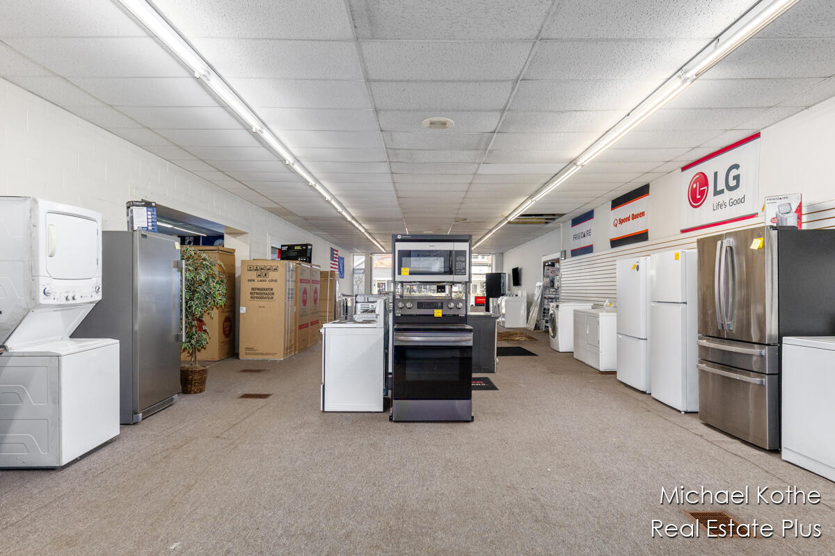 130 & 134 W State Street, Hastings, MI, 49058-1844