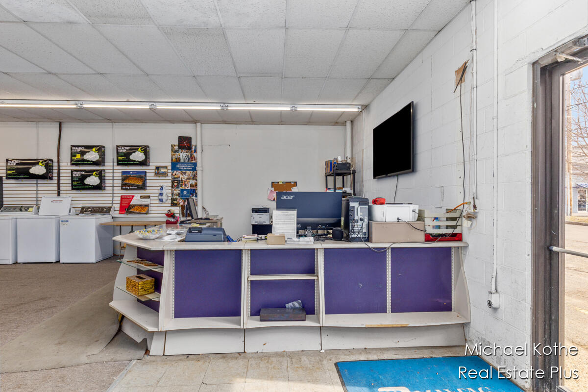 130 & 134 W State Street, Hastings, MI, 49058-1844