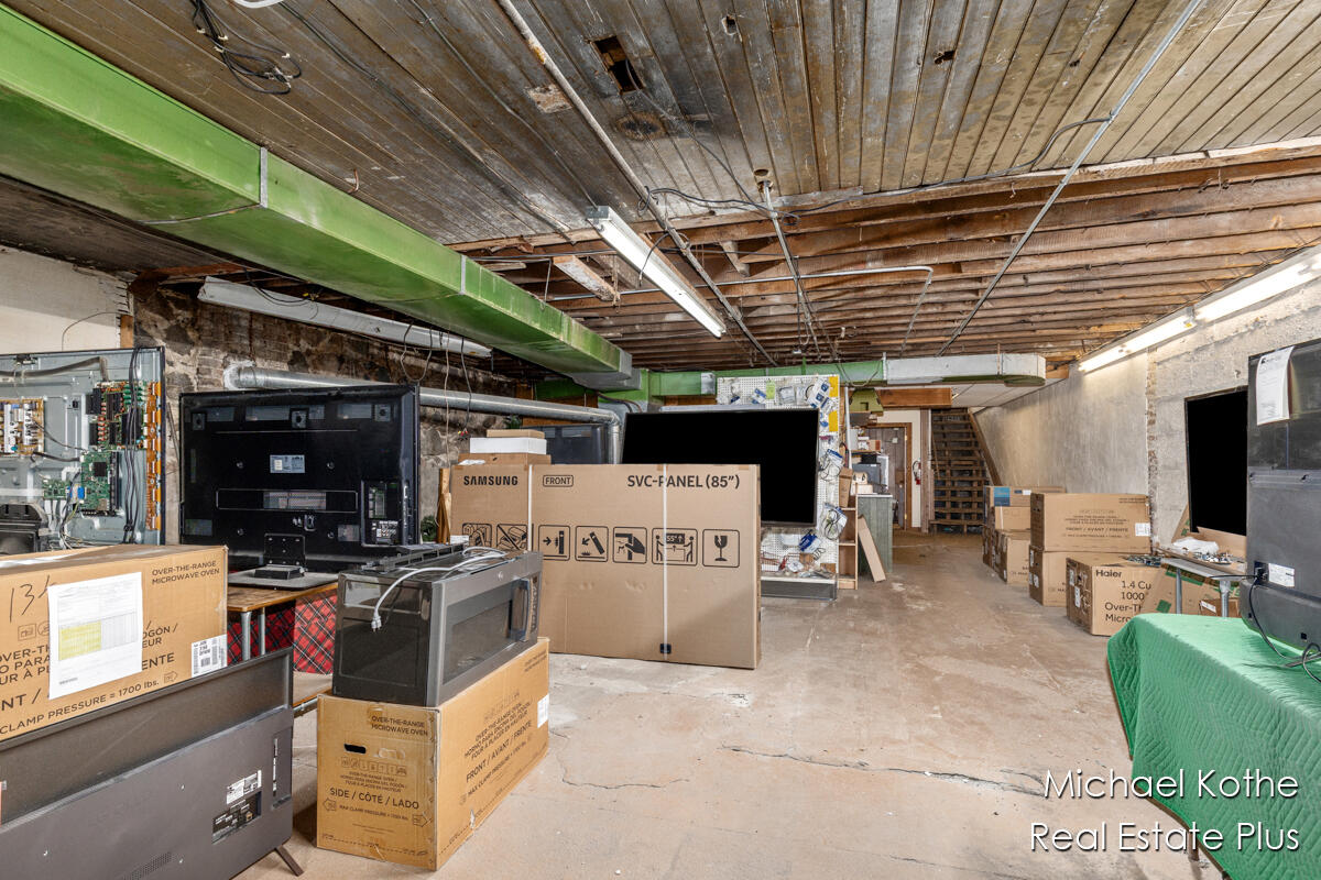 130 & 134 W State Street, Hastings, MI, 49058-1844