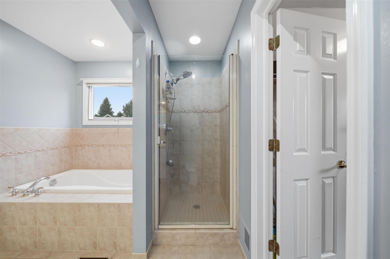 11085 Village Lane, Clinton, MI, 49236