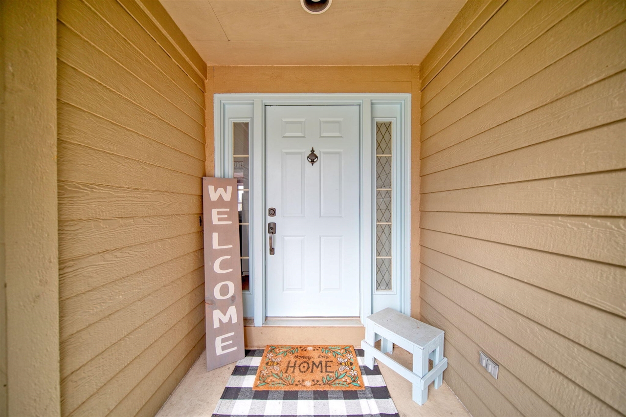 11085 Village Lane, Clinton, MI, 49236