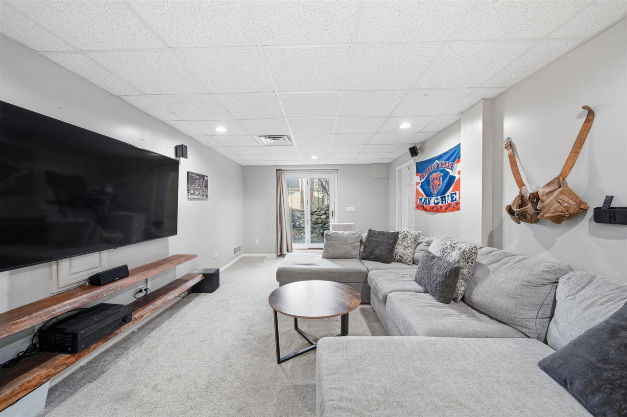 11085 Village Lane, Clinton, MI, 49236