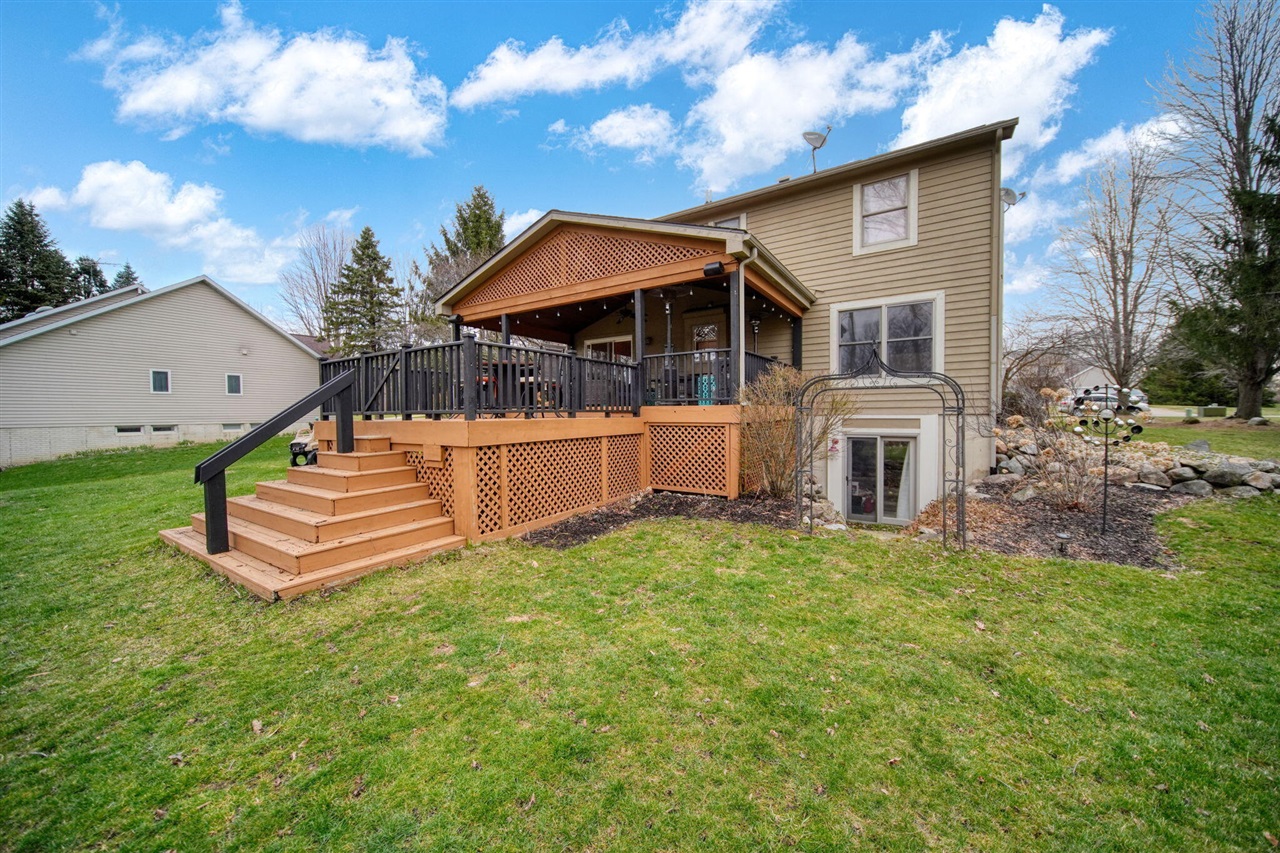 11085 Village Lane, Clinton, MI, 49236