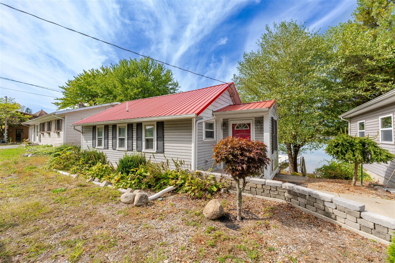 3728 Lake Street, Bridgman, MI, 49106-9735