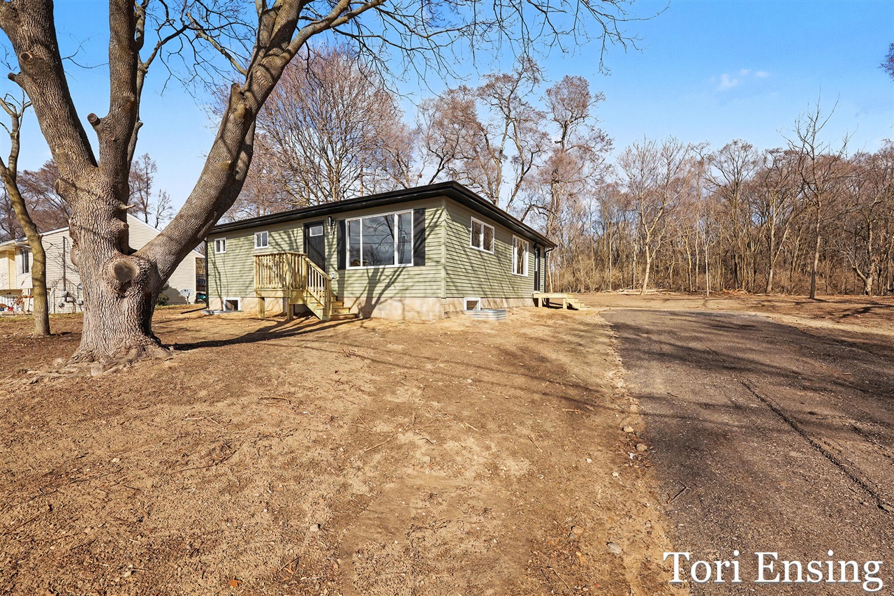 914 N Edgewood Street, Greenville, MI, 48838-1431