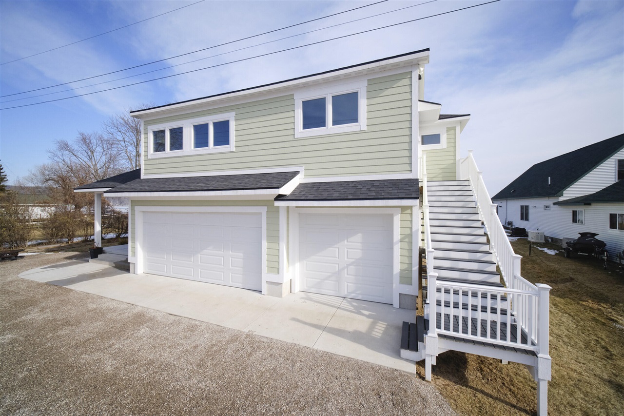 8579 Bayview Road, Onekama, MI, 49675-9309