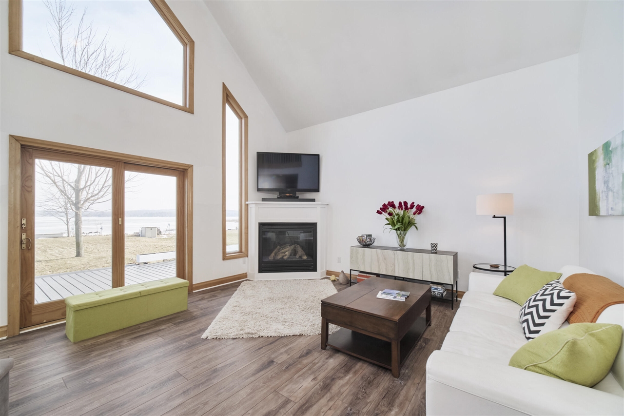 8579 Bayview Road, Onekama, MI, 49675-9309