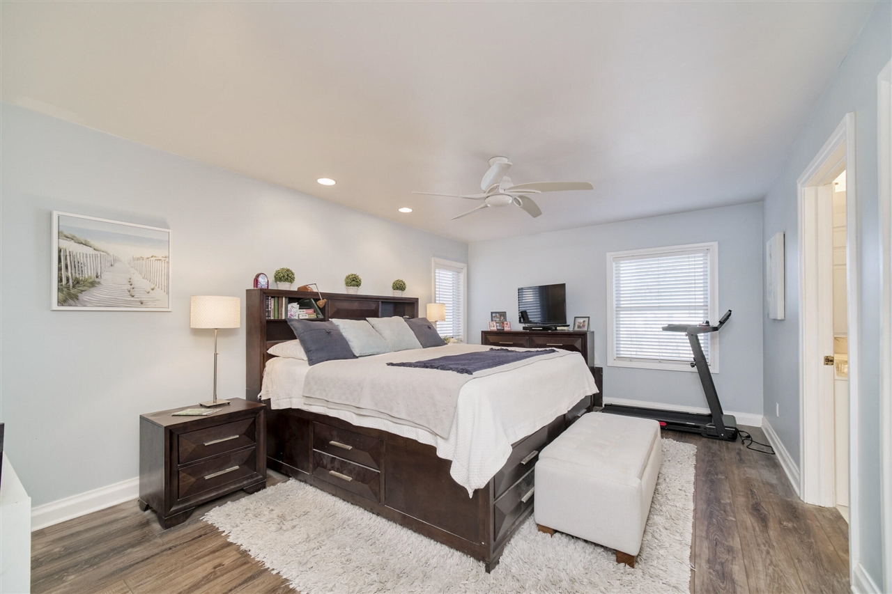 8579 Bayview Road, Onekama, MI, 49675-9309