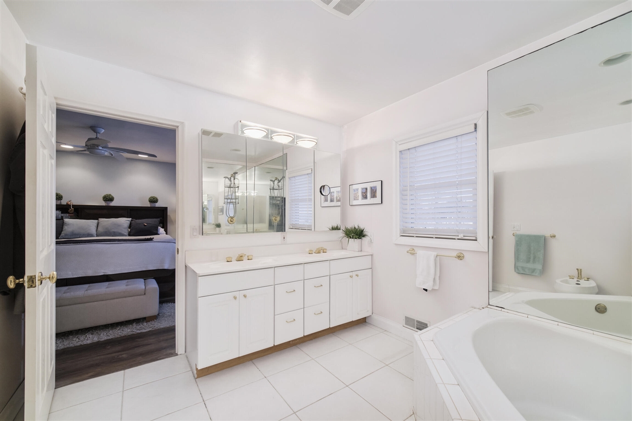 8579 Bayview Road, Onekama, MI, 49675-9309