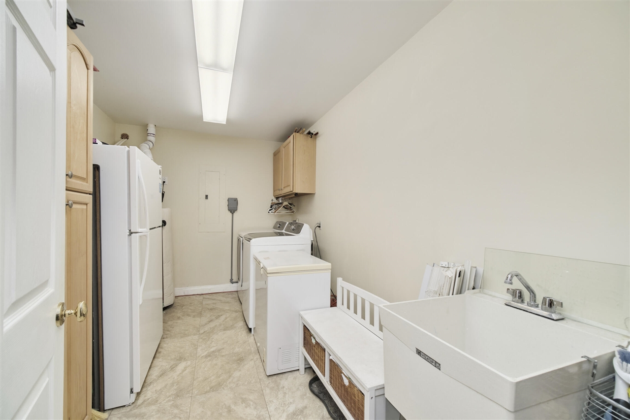 8579 Bayview Road, Onekama, MI, 49675-9309