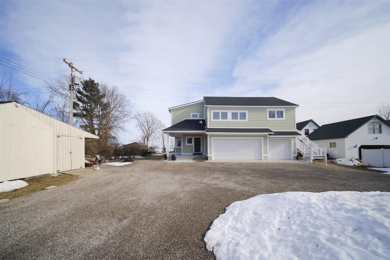 8579 Bayview Road, Onekama, MI, 49675-9309