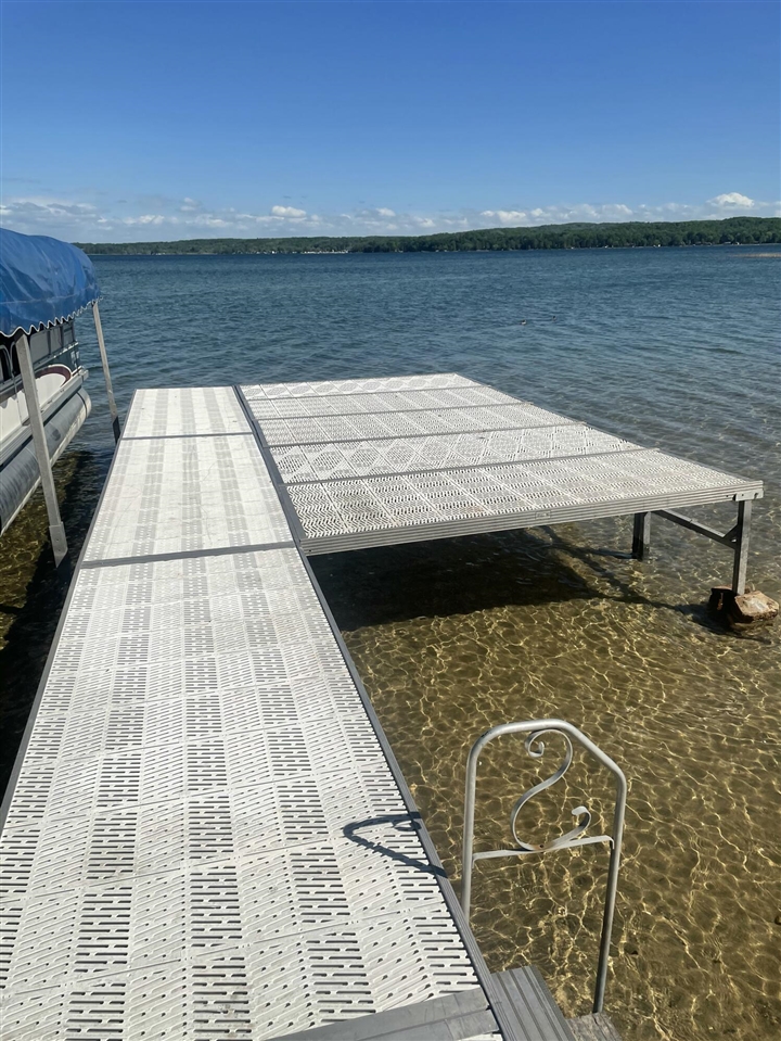 8579 Bayview Road, Onekama, MI, 49675-9309