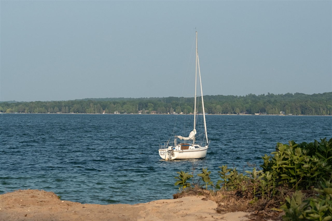 8579 Bayview Road, Onekama, MI, 49675-9309