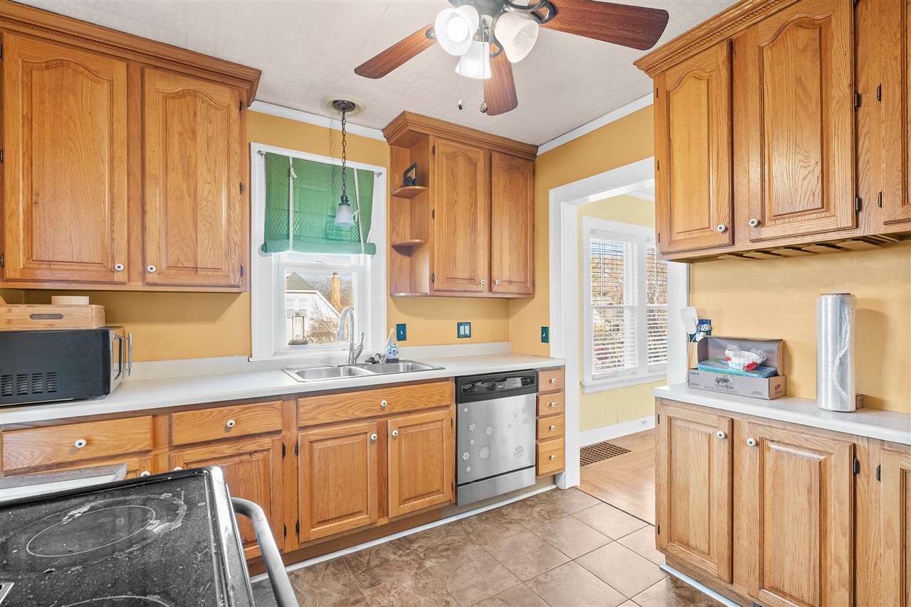 325 Whitcomb Street, Kalamazoo, MI, 49001-4288