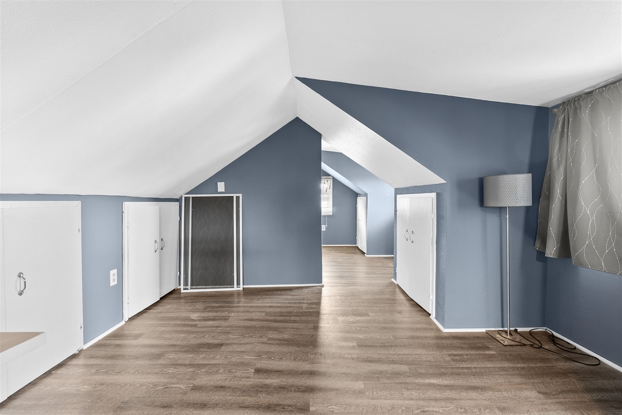 325 Whitcomb Street, Kalamazoo, MI, 49001-4288