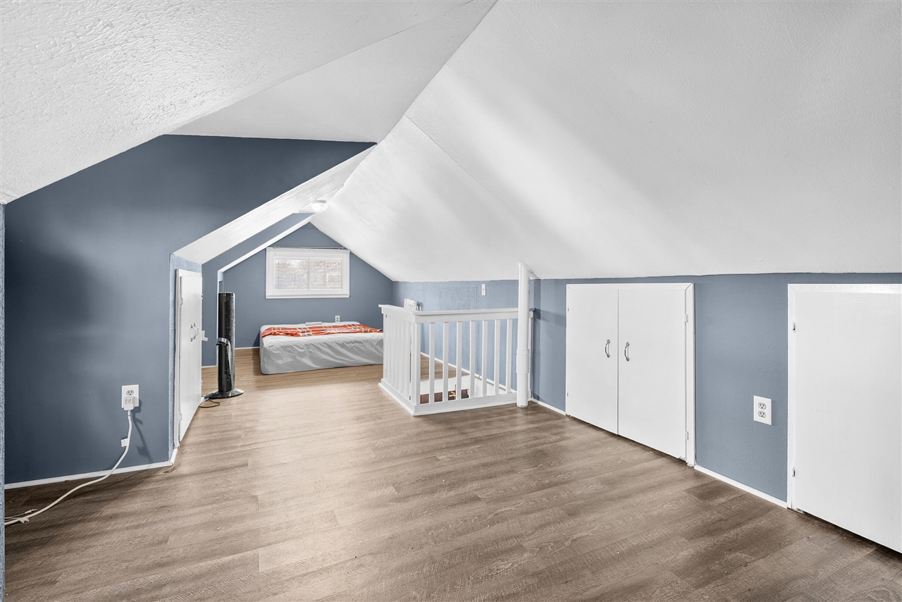 325 Whitcomb Street, Kalamazoo, MI, 49001-4288