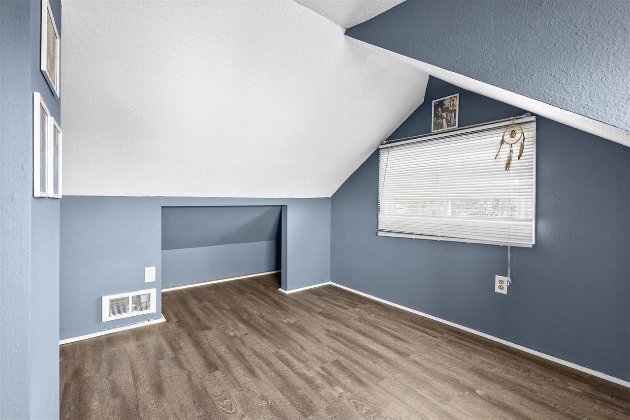 325 Whitcomb Street, Kalamazoo, MI, 49001-4288