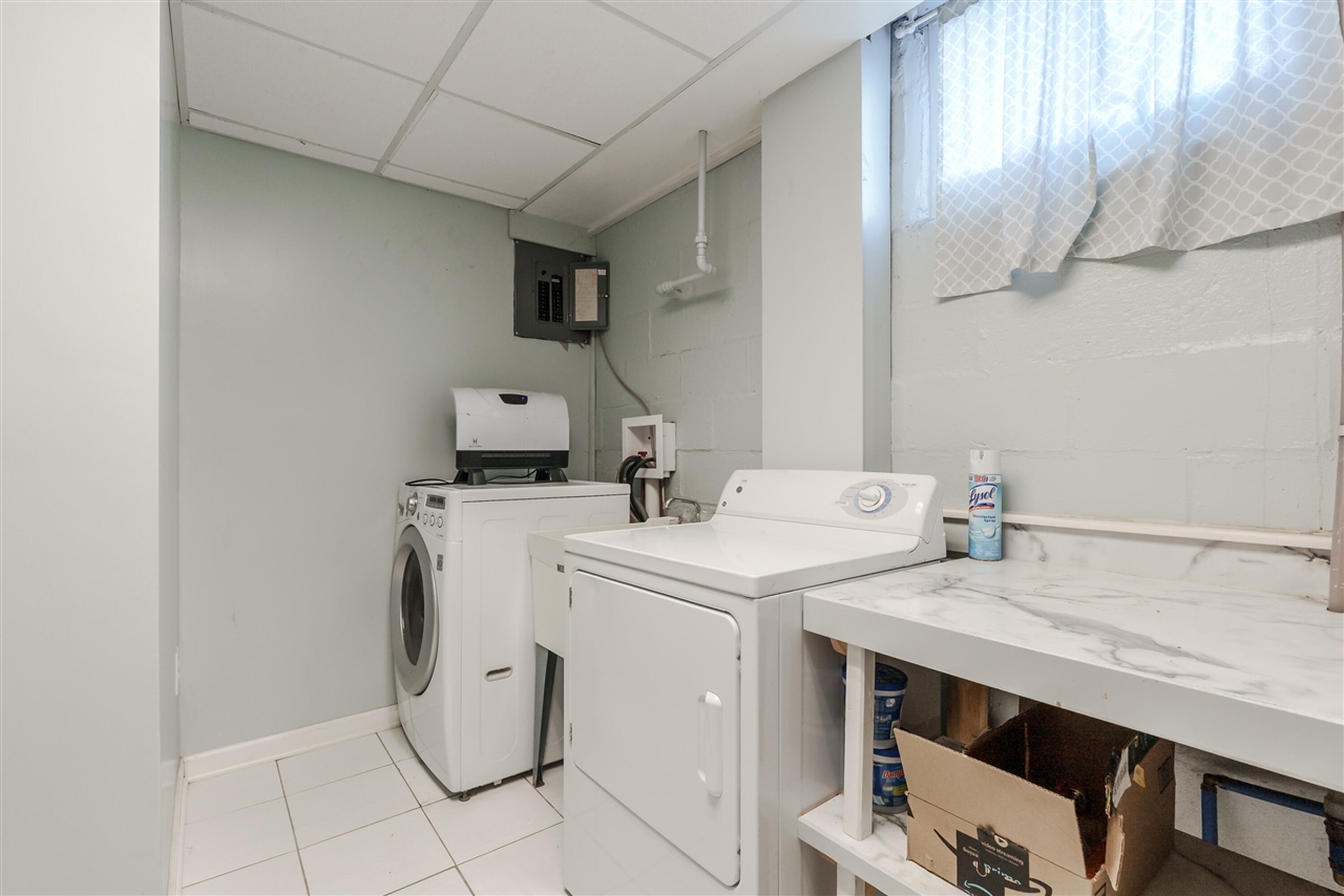 325 Whitcomb Street, Kalamazoo, MI, 49001-4288