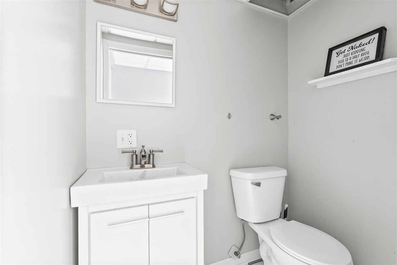 325 Whitcomb Street, Kalamazoo, MI, 49001-4288