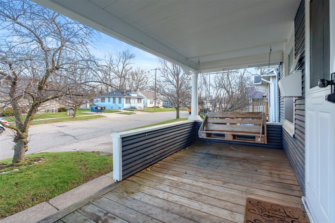 325 Whitcomb Street, Kalamazoo, MI, 49001-4288