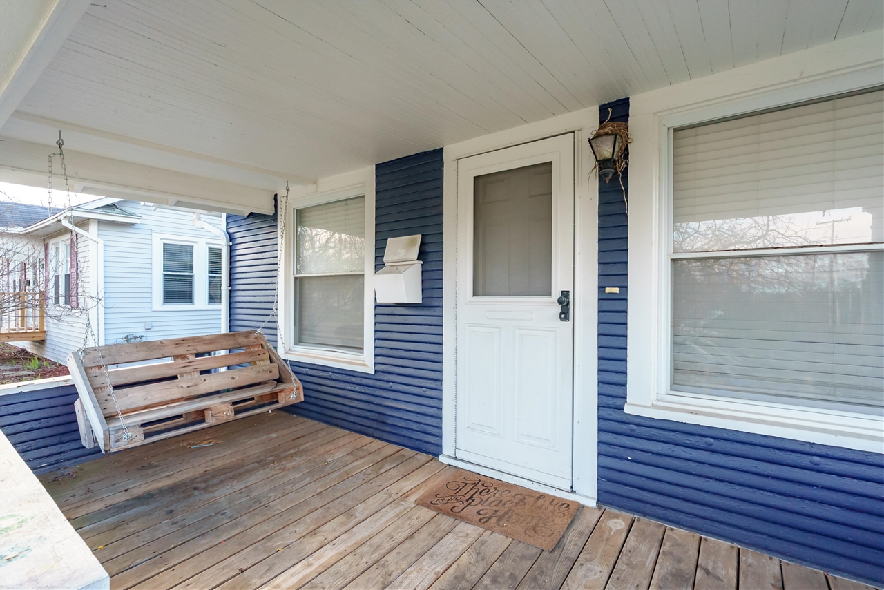 325 Whitcomb Street, Kalamazoo, MI, 49001-4288