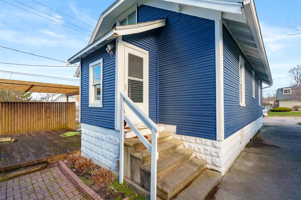 325 Whitcomb Street, Kalamazoo, MI, 49001-4288