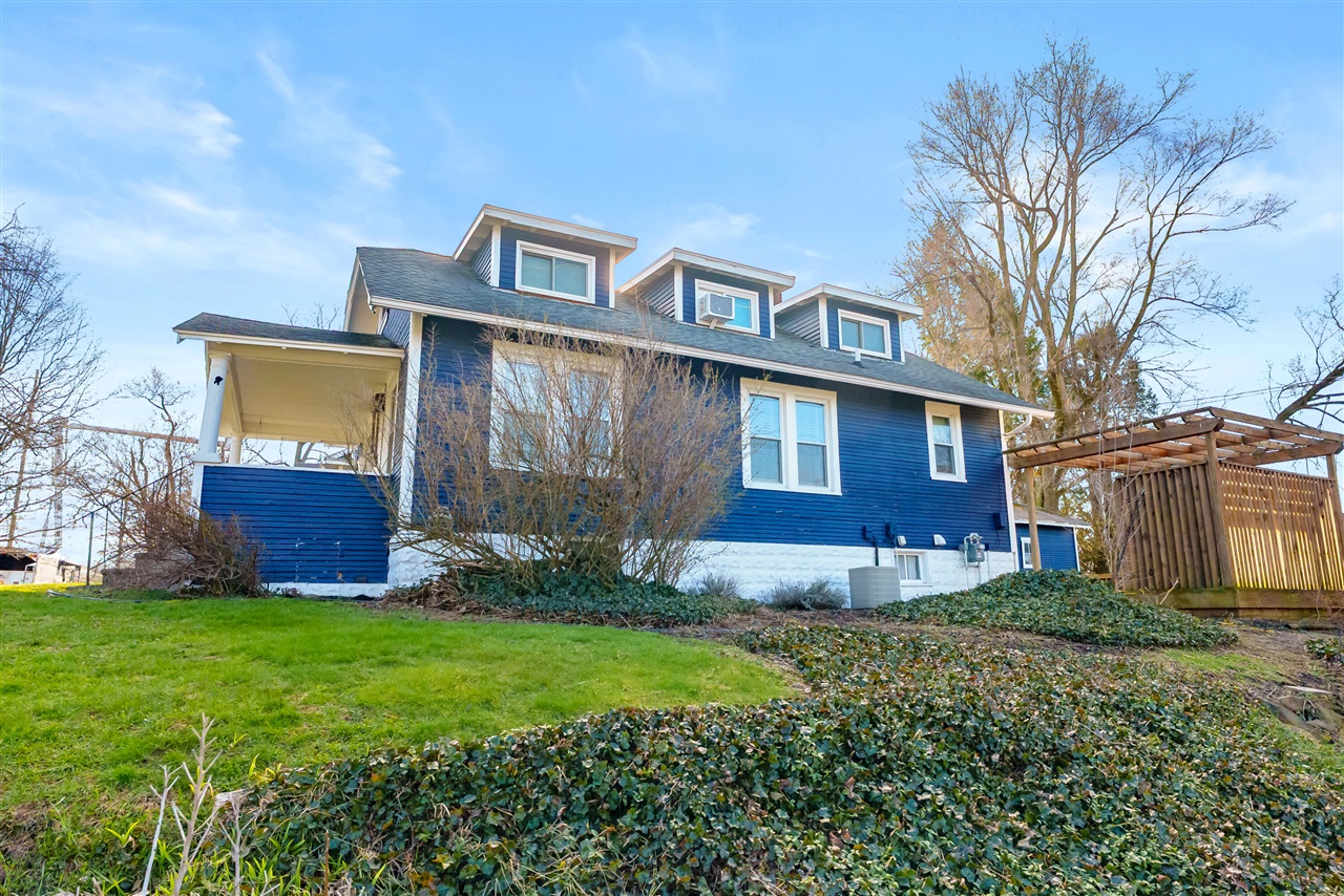 325 Whitcomb Street, Kalamazoo, MI, 49001-4288