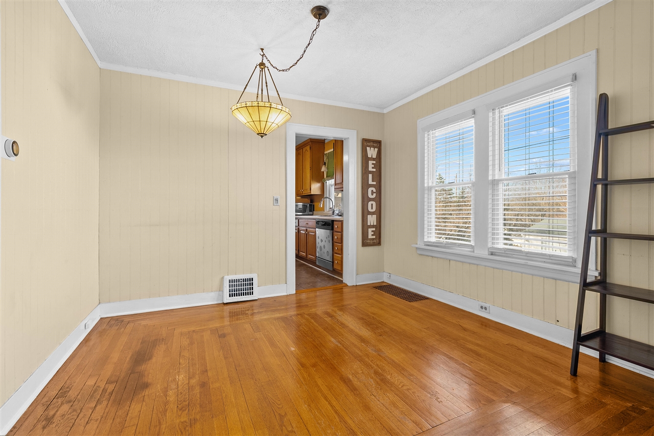 325 Whitcomb Street, Kalamazoo, MI, 49001-4288