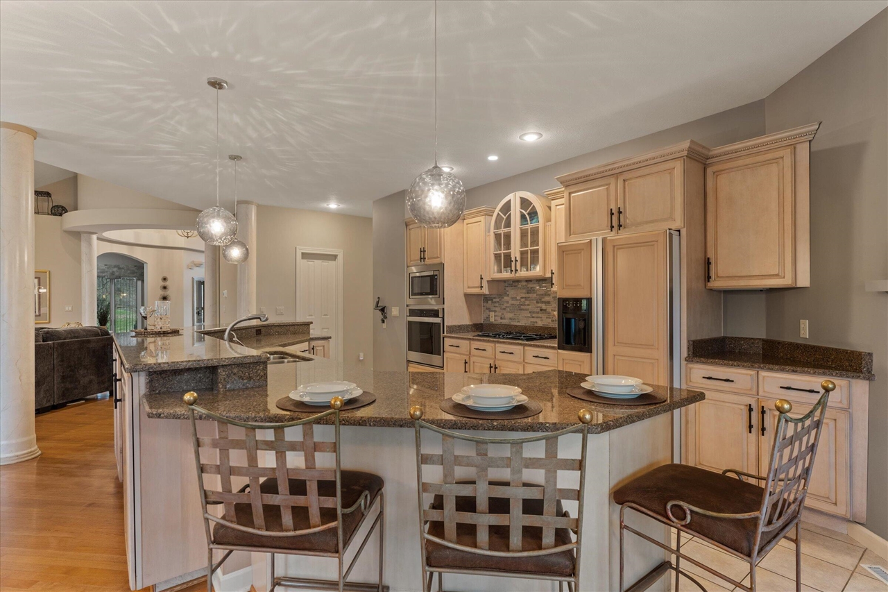 33084 Lake Forest Court, Niles, MI, 49120-7793