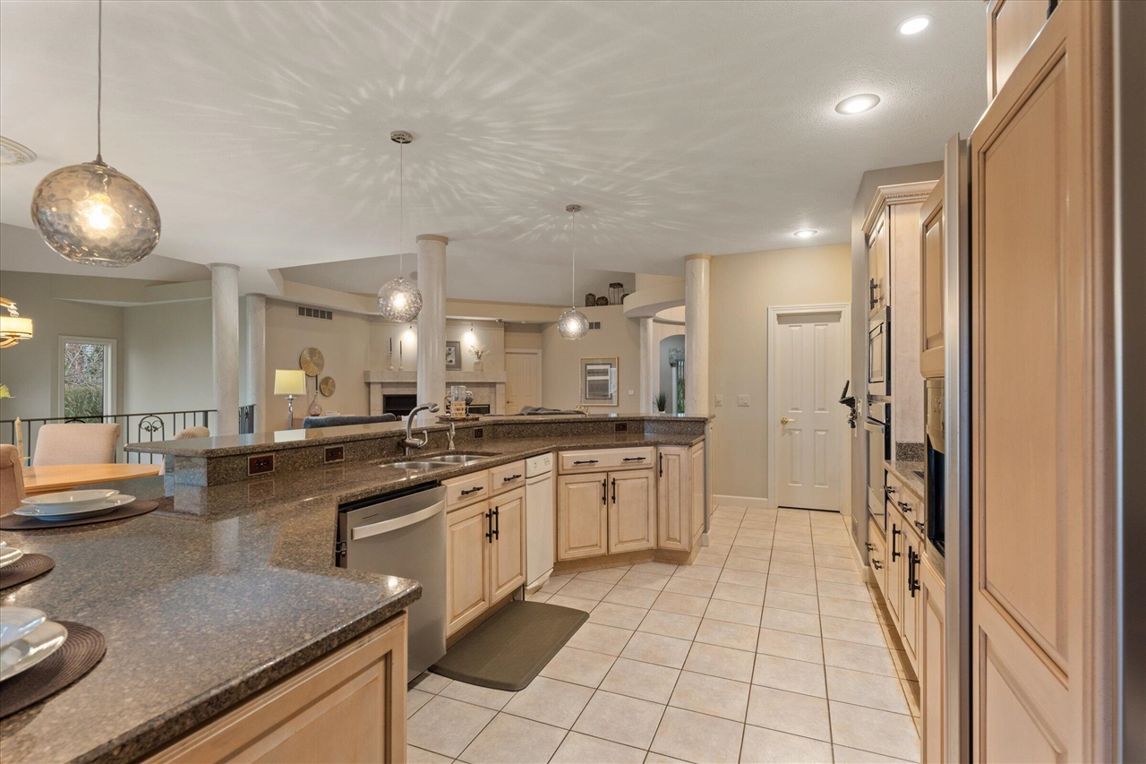 33084 Lake Forest Court, Niles, MI, 49120-7793