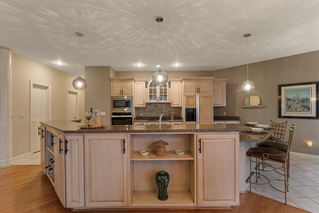 33084 Lake Forest Court, Niles, MI, 49120-7793