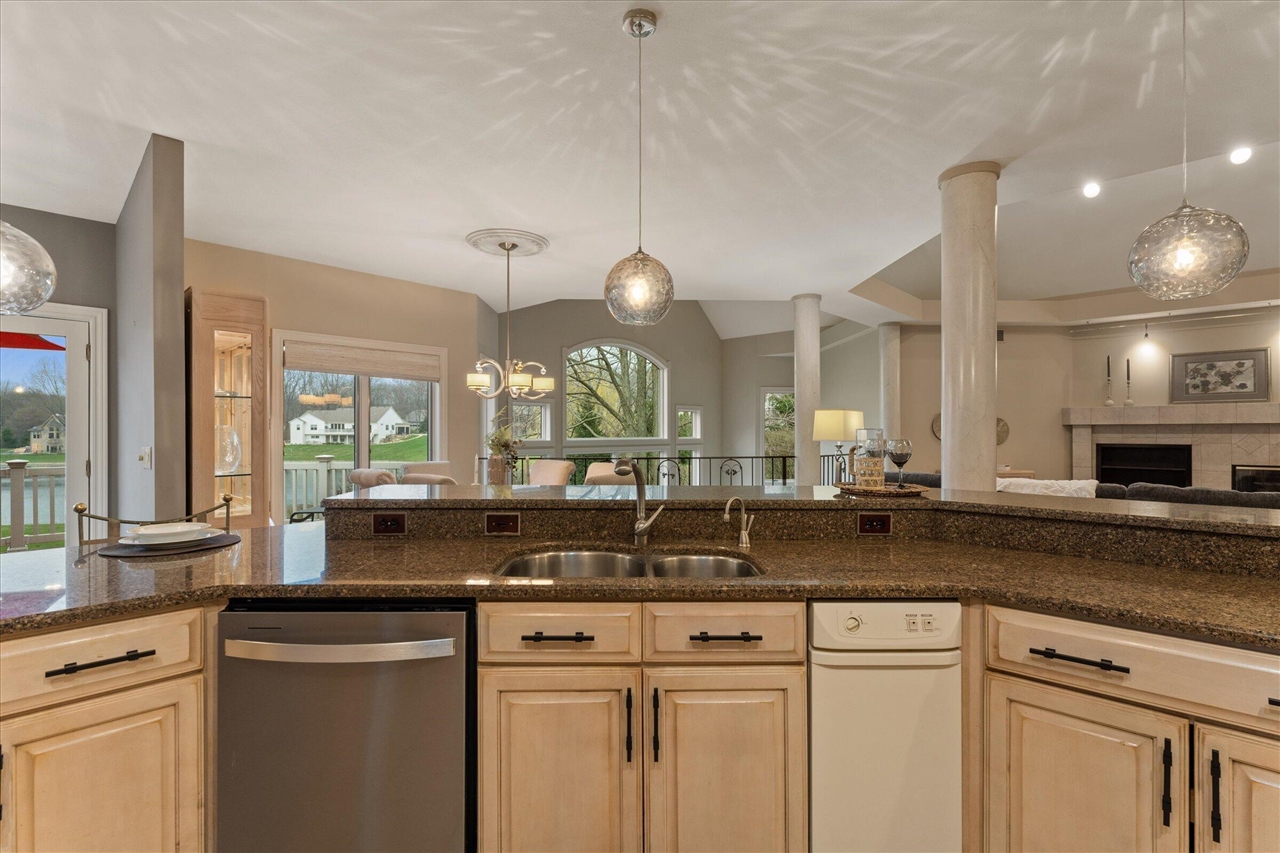 33084 Lake Forest Court, Niles, MI, 49120-7793