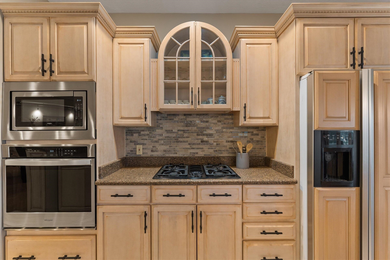 33084 Lake Forest Court, Niles, MI, 49120-7793