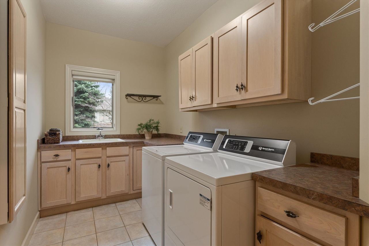 33084 Lake Forest Court, Niles, MI, 49120-7793