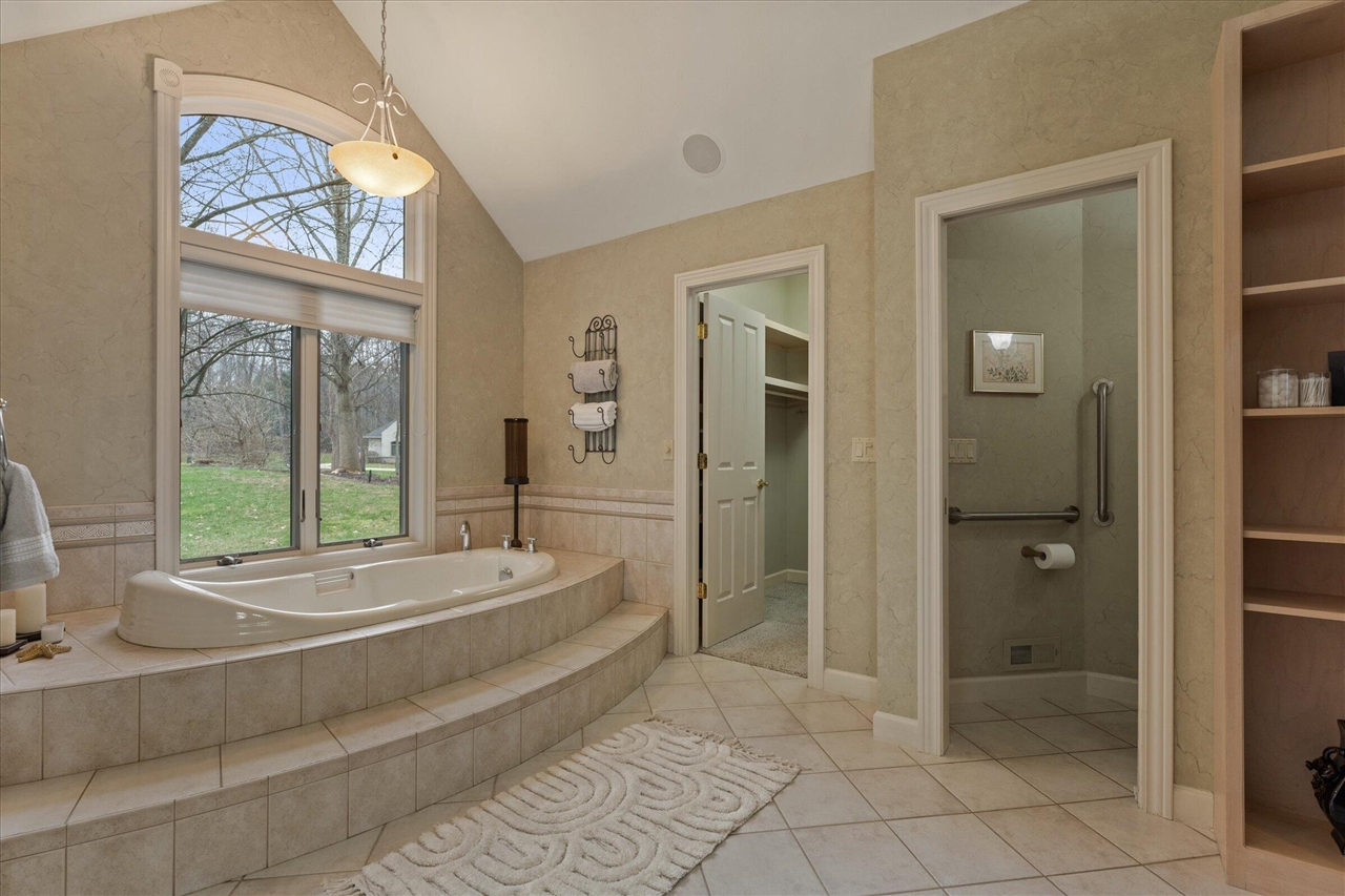 33084 Lake Forest Court, Niles, MI, 49120-7793