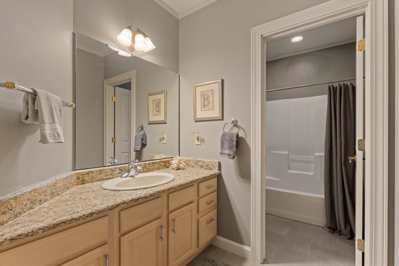 33084 Lake Forest Court, Niles, MI, 49120-7793