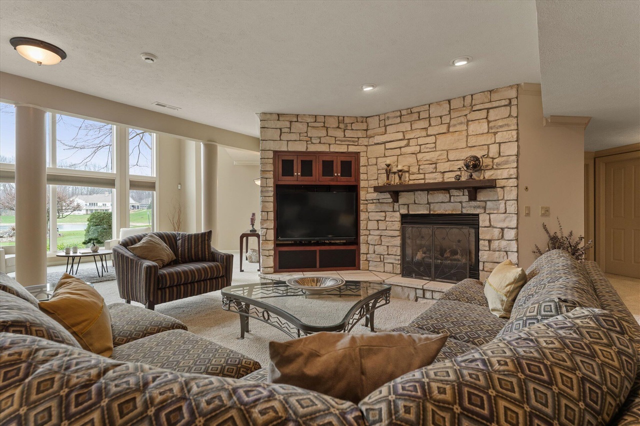 33084 Lake Forest Court, Niles, MI, 49120-7793