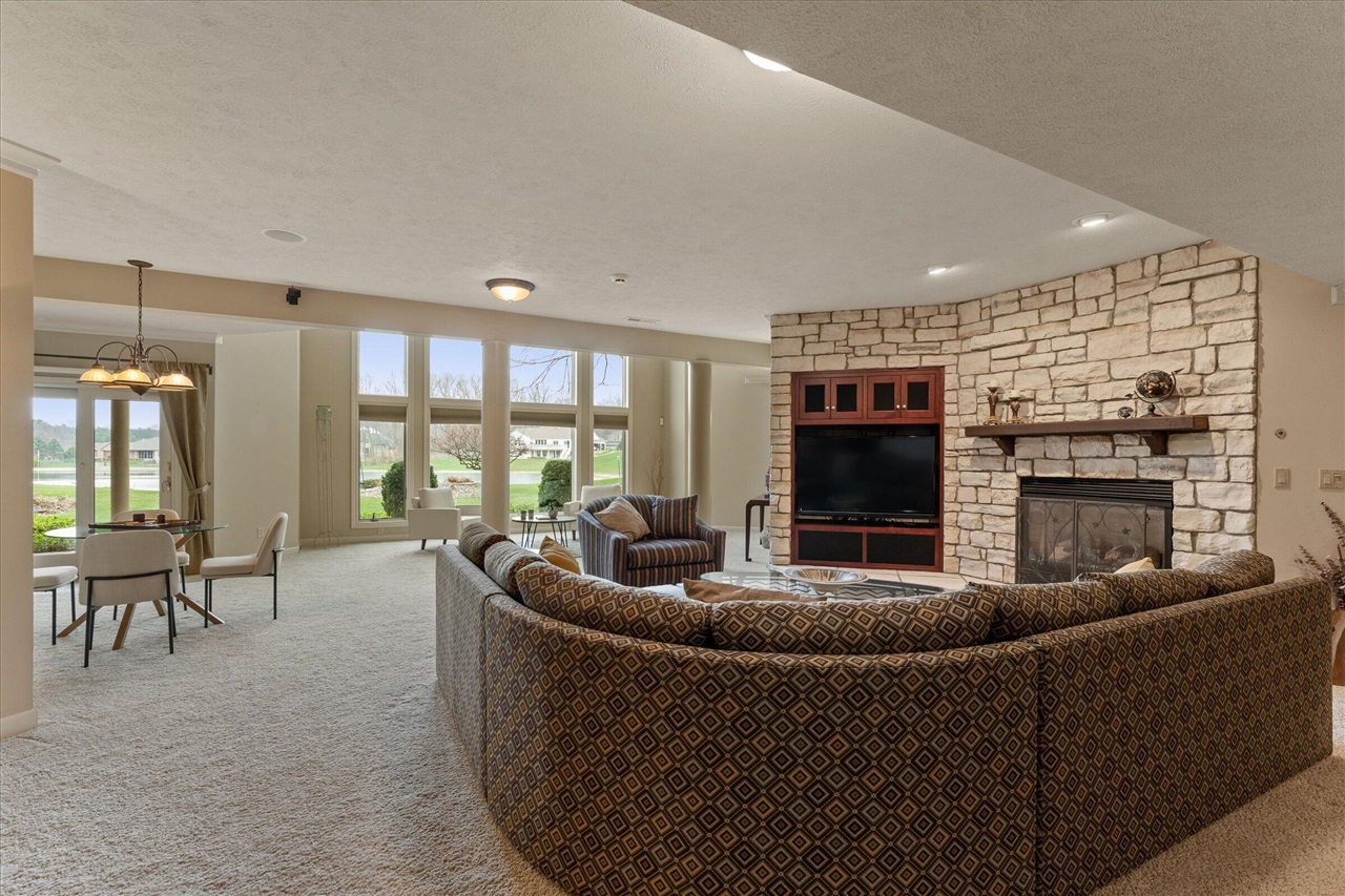 33084 Lake Forest Court, Niles, MI, 49120-7793