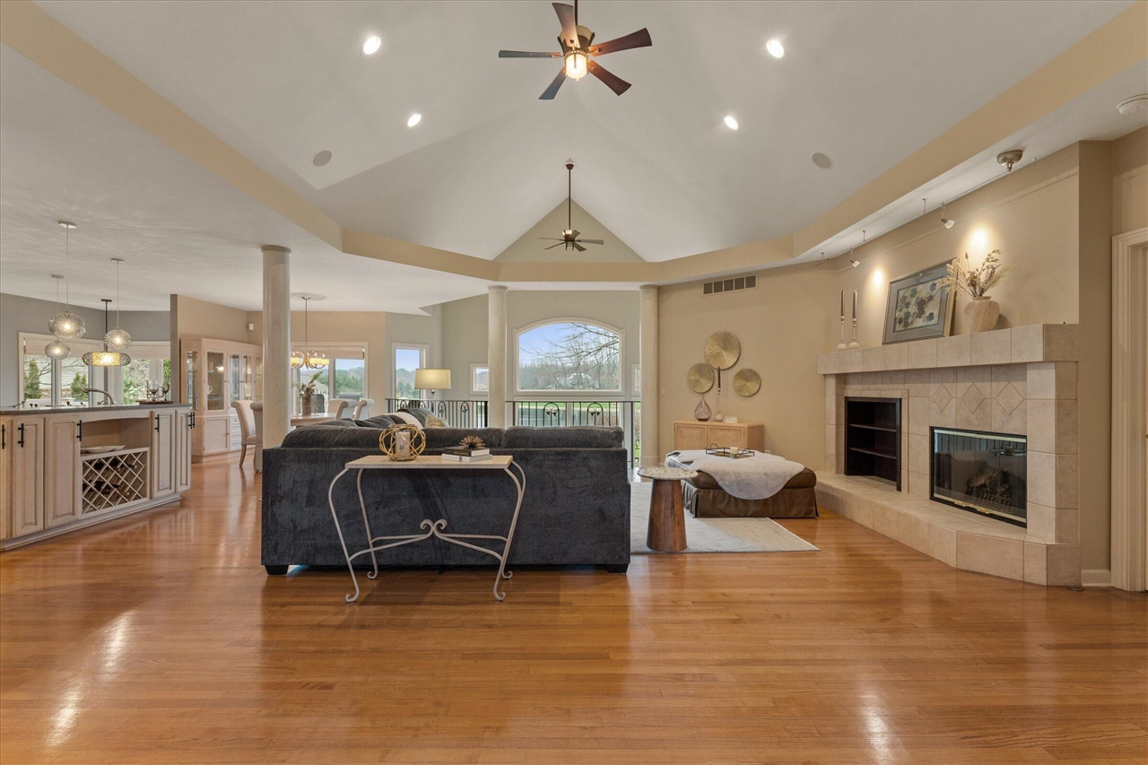 33084 Lake Forest Court, Niles, MI, 49120-7793