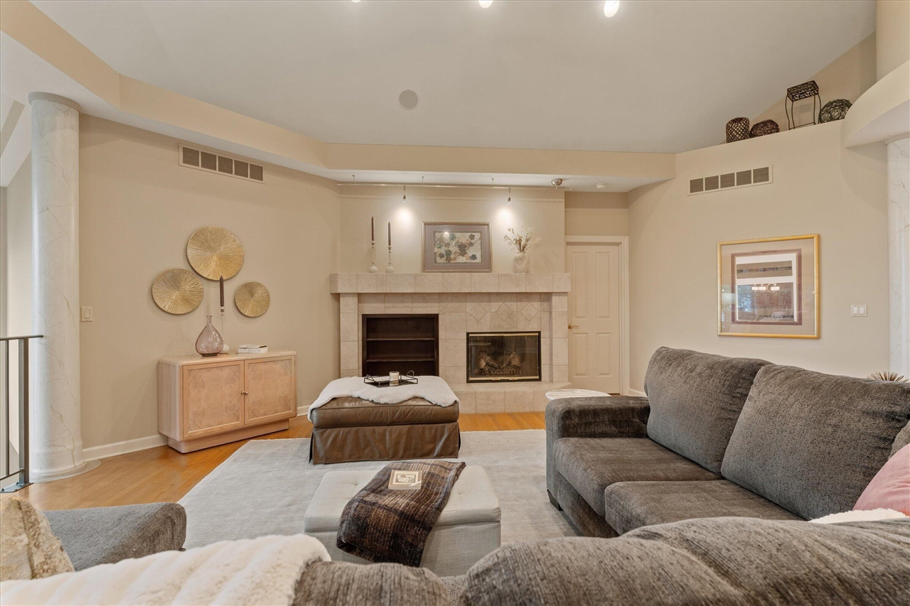 33084 Lake Forest Court, Niles, MI, 49120-7793