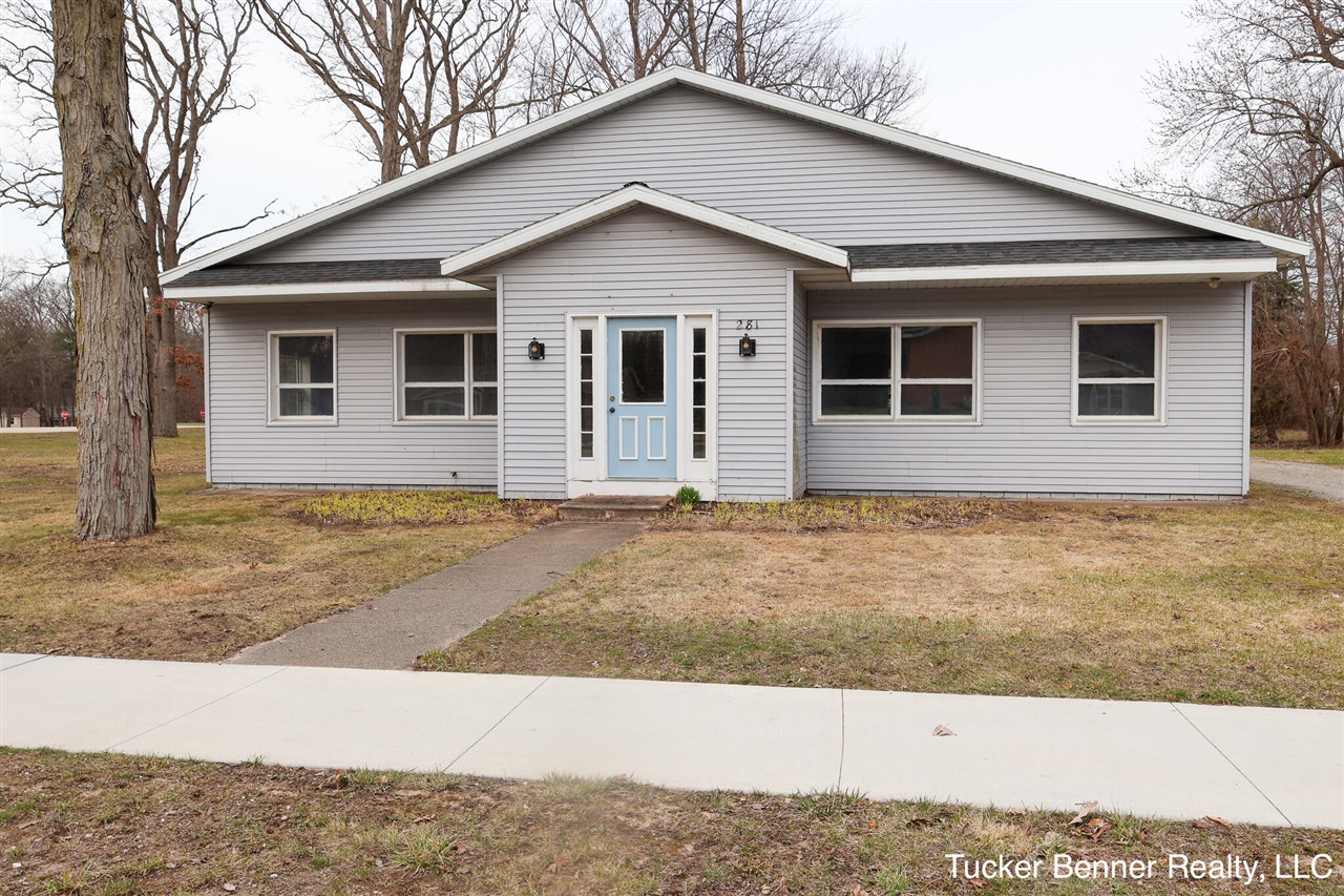 820 Manitou Road, Manitou Beach, MI, 49253