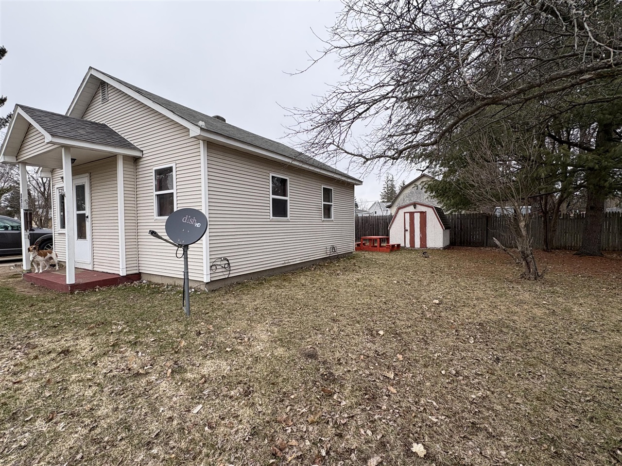 112 W 11th Street, Evart, MI, 49631-9767