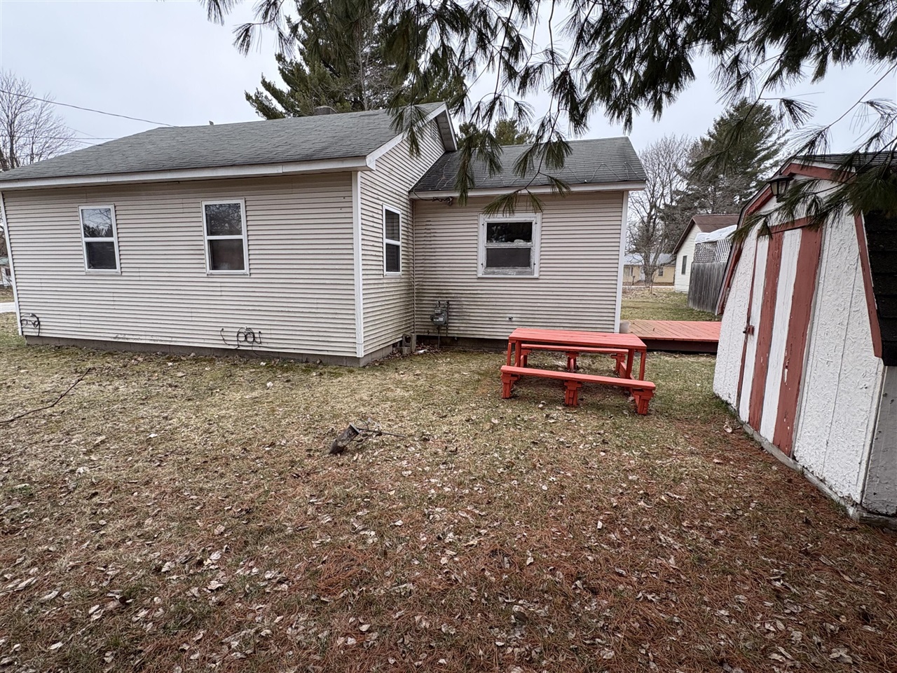 112 W 11th Street, Evart, MI, 49631-9767