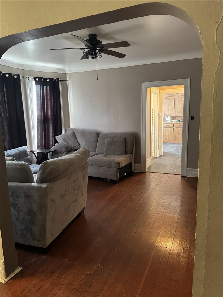 1447 W Euclid Street, Detroit, MI, 48206-2412