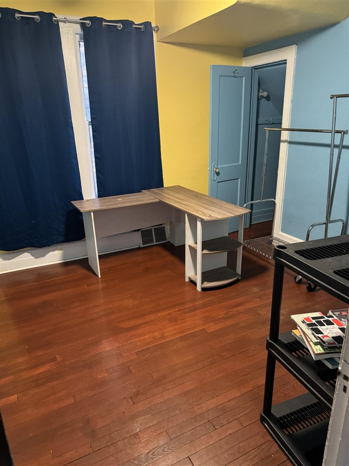 1447 W Euclid Street, Detroit, MI, 48206-2412