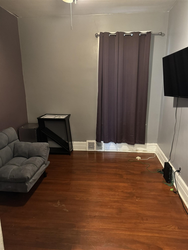 1447 W Euclid Street, Detroit, MI, 48206-2412