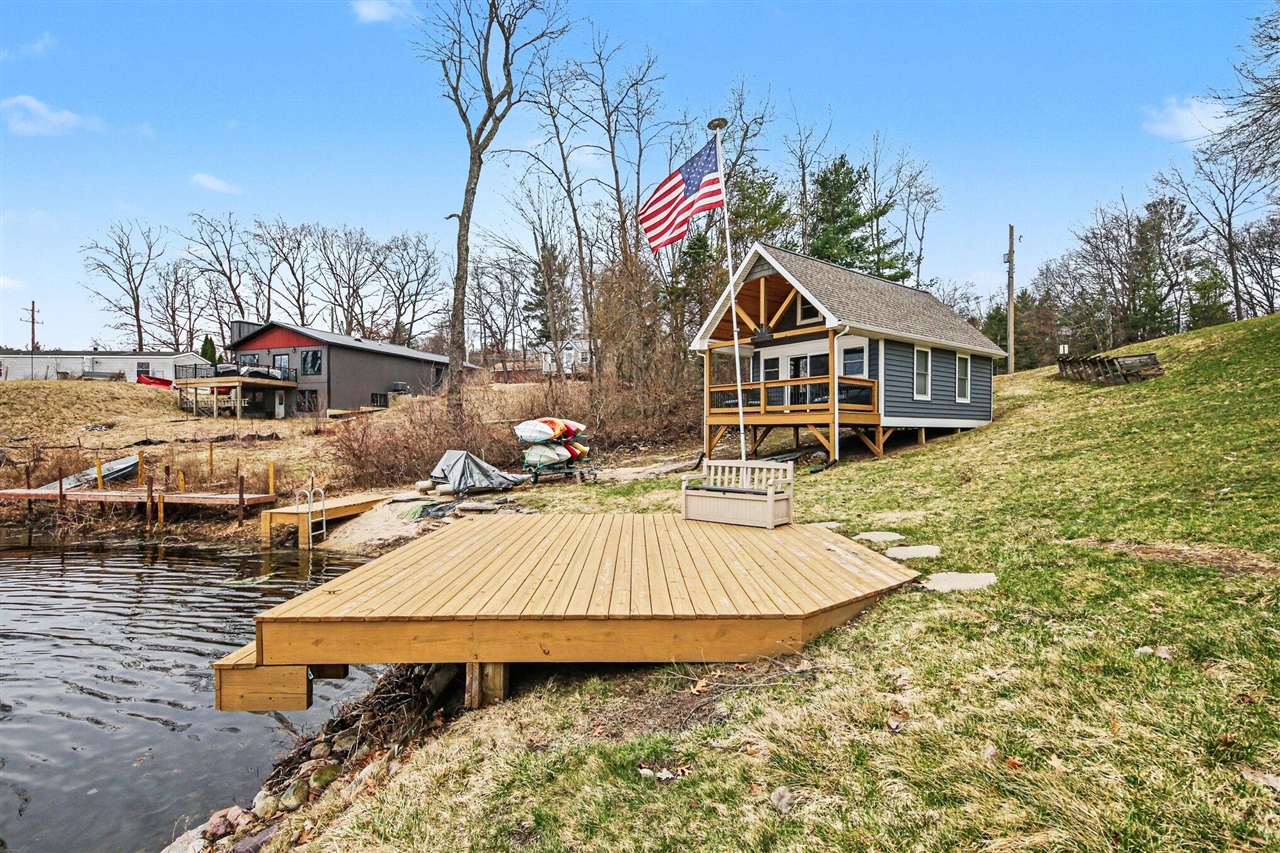 3783 Holiday Drive, Greenville, MI, 48838-9549